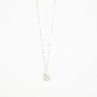 Asri Keyhole Necklace