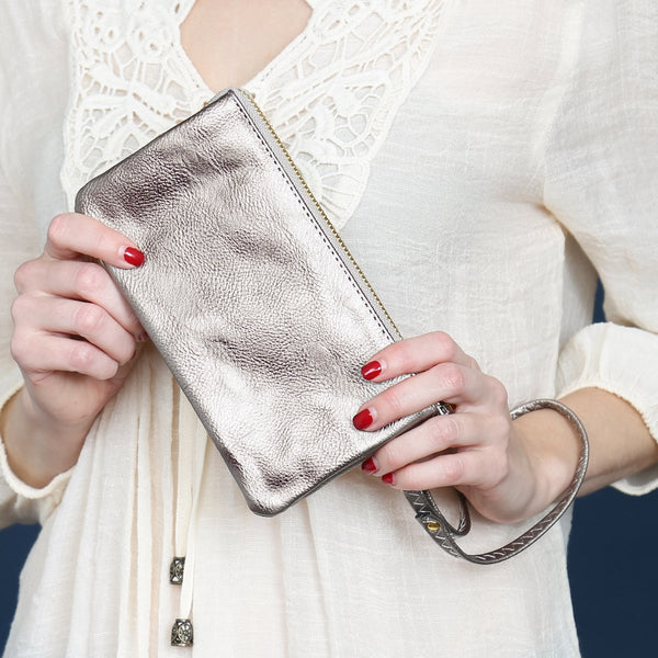 005 - Leather Wallet With Detachable Wristlet